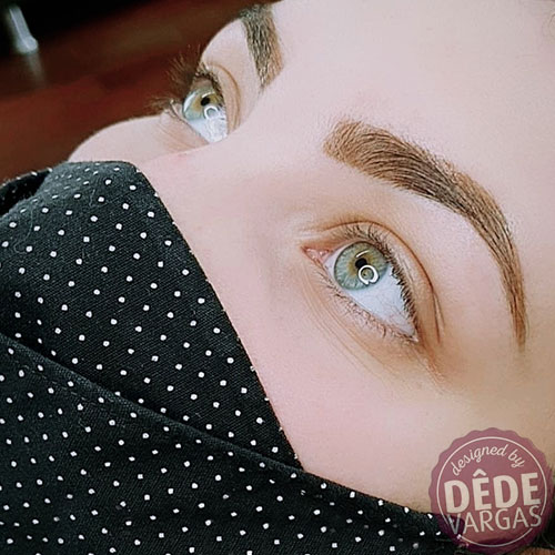 Dêde Vargas - Design de Sobrancelhas - Henna