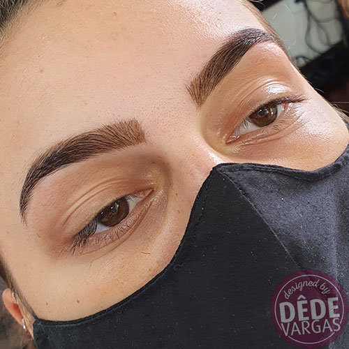 Dêde Vargas - Design de Sobrancelhas - Henna